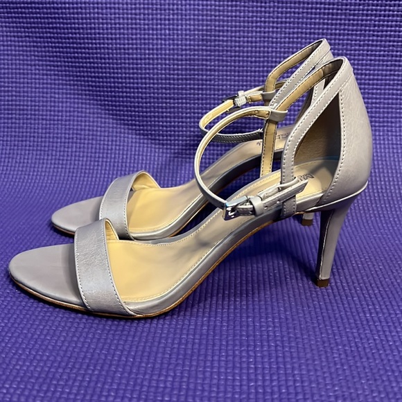 LOVIN MICHAEL KORS PUMPS - Picture 2 of 4